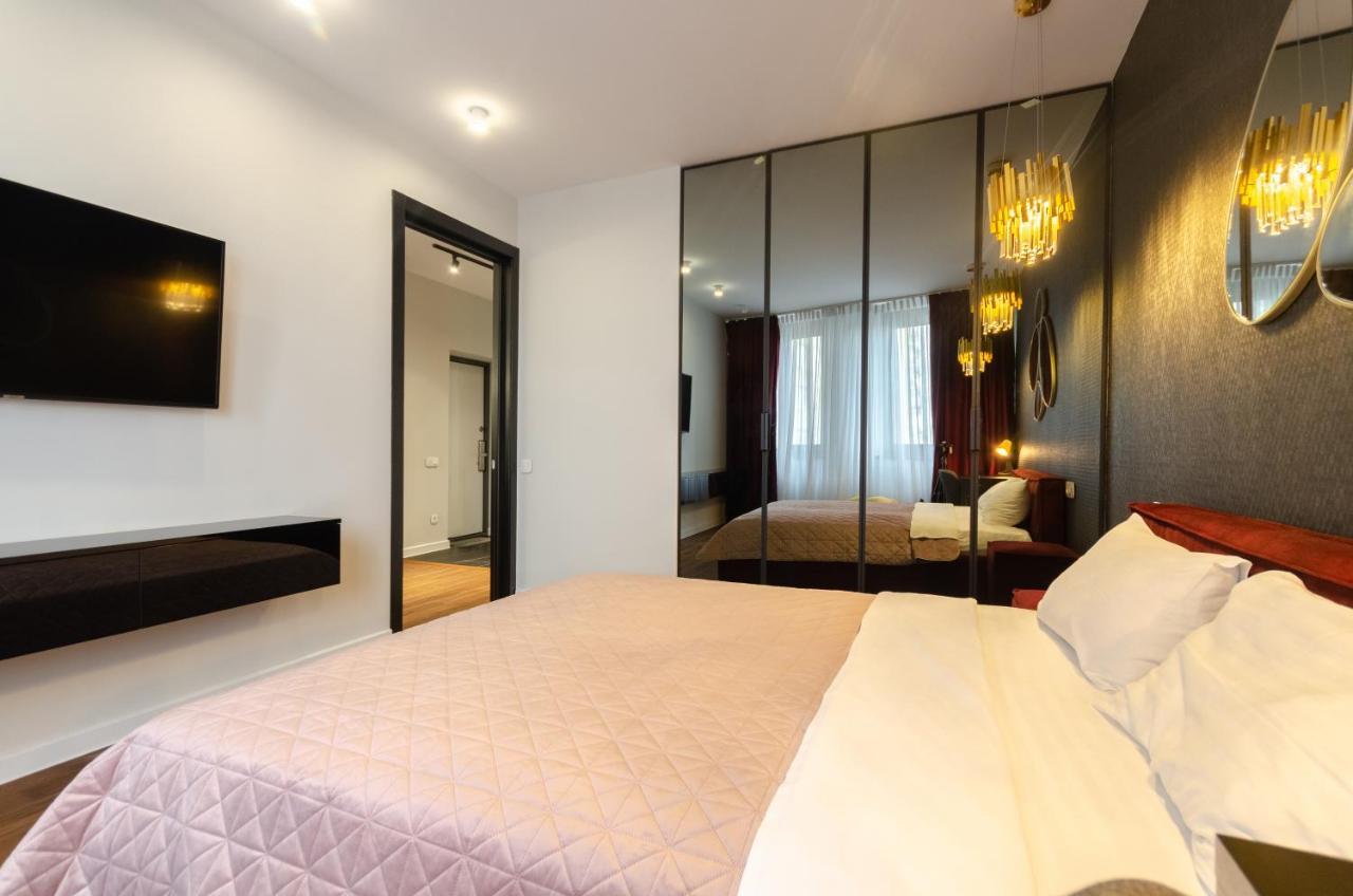 Petrovdom 9-102 In Best Apartment In Rc New York Concept House Kiev Exteriör bild